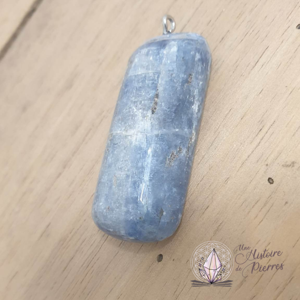 Pendentif Cyanite bleue