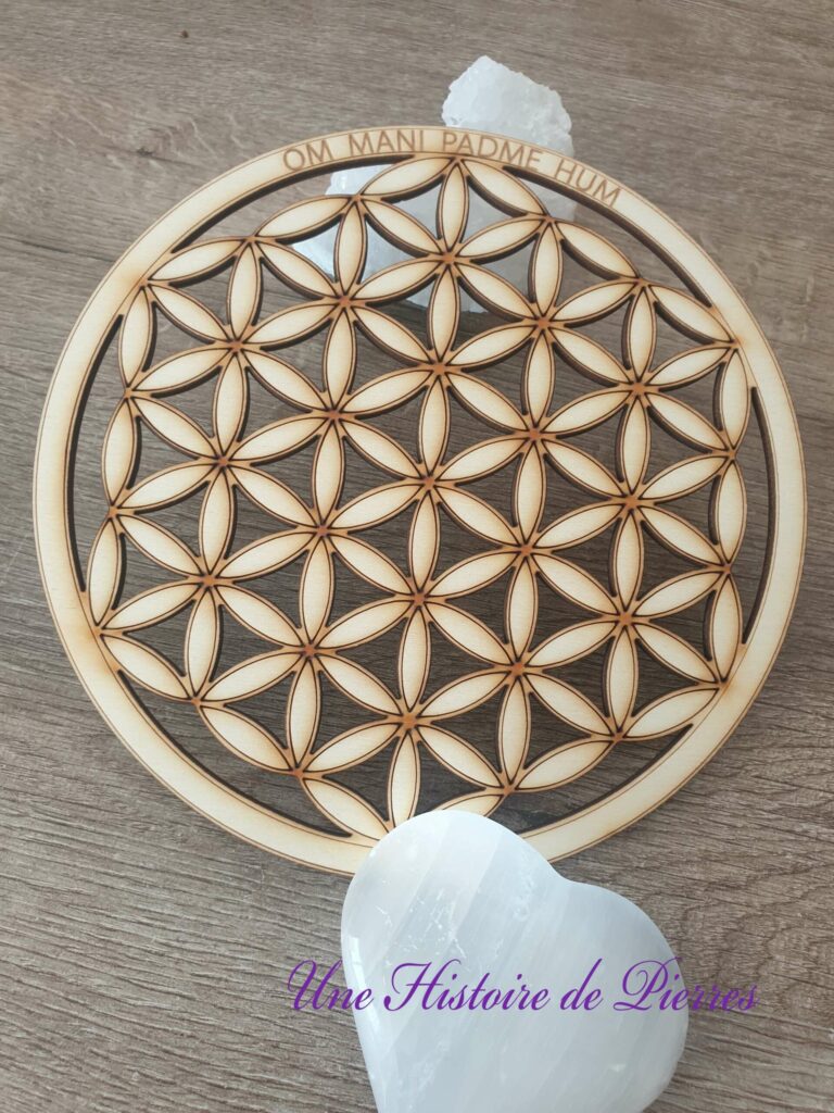 Fleur de vie bois 17 cm Mantra Om Mani Padme Hum