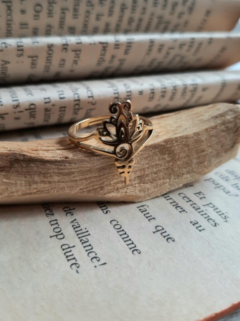Bague Unalome dorée – Symbole du chemin de vie & éveil spirituel